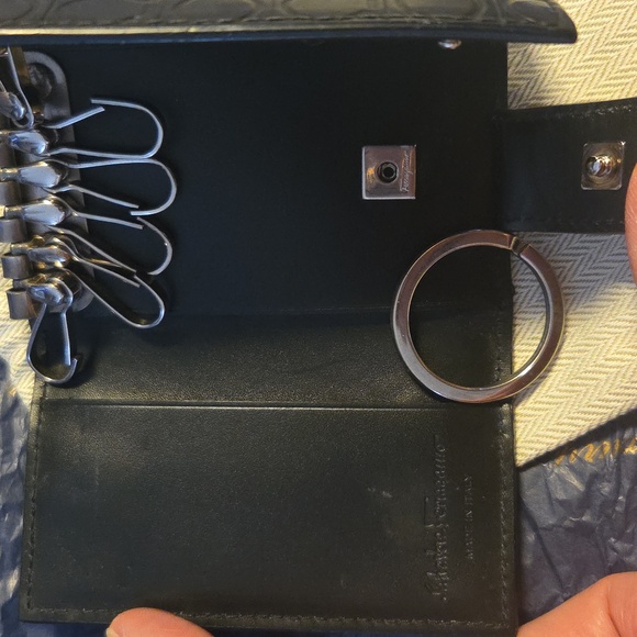 Salvatore Ferragomo Black Embossed Key Holder Wallet - Picture 10 of 17